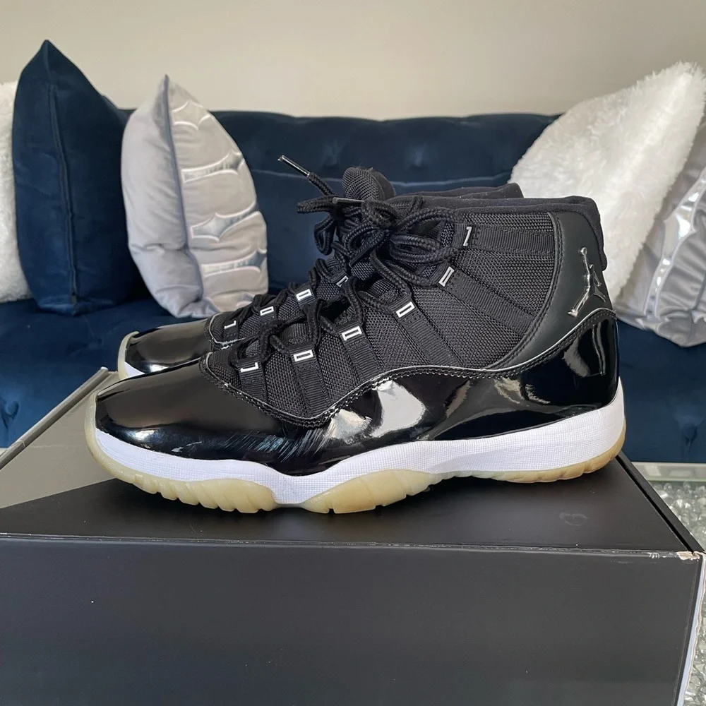 Air Jordan 11 Retro Jubilee Black/White